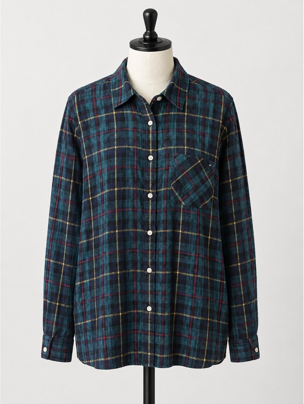 Tommy‎ hilfiger Women’s 1X Plaid Button Up top With Gold Accents